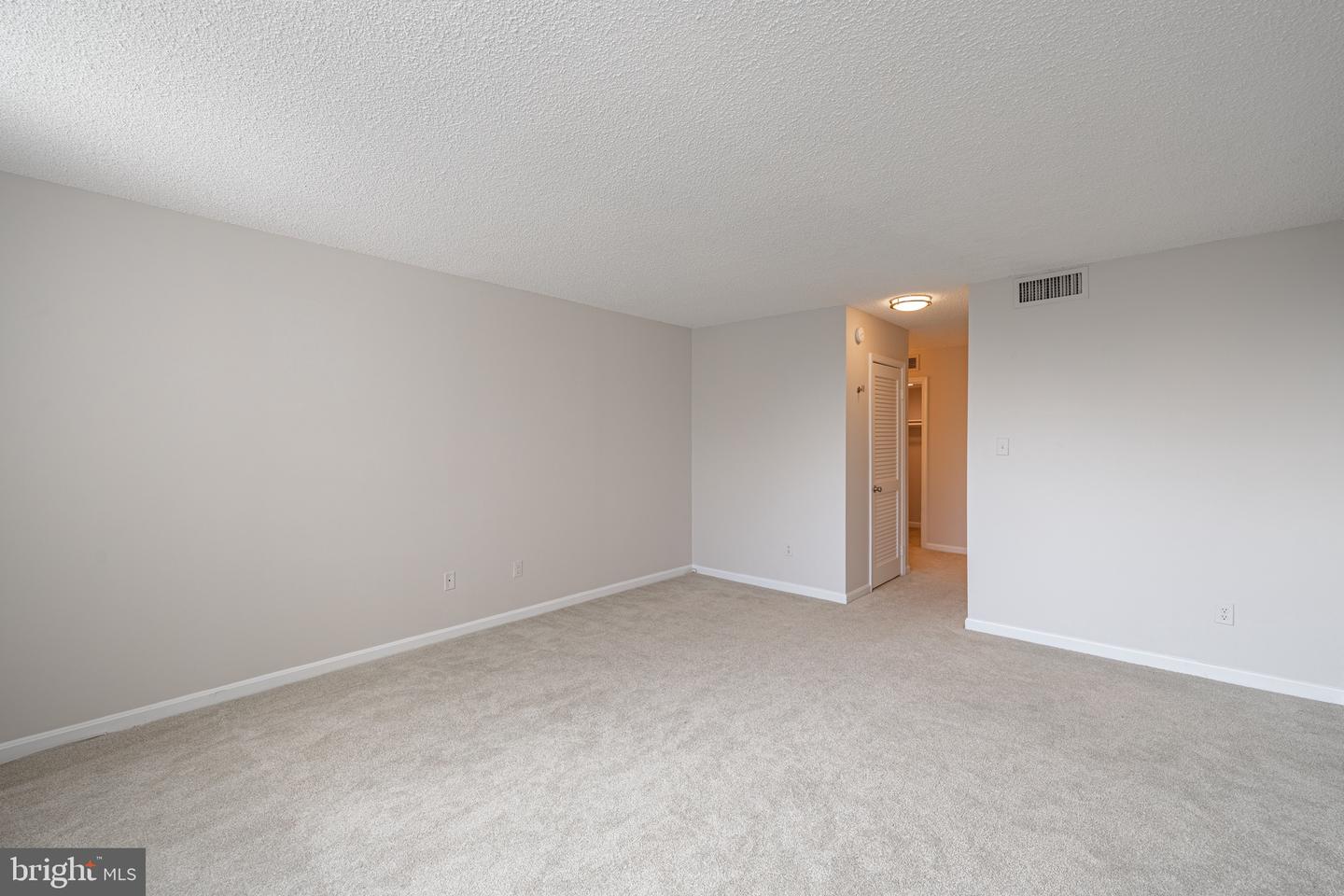 1101 S ARLINGTON RIDGE RD #704, ARLINGTON, Virginia 22202, 2 Bedrooms Bedrooms, 8 Rooms Rooms,2 BathroomsBathrooms,Residential,For sale,1101 S ARLINGTON RIDGE RD #704,VAAR2063638 MLS # VAAR2063638
