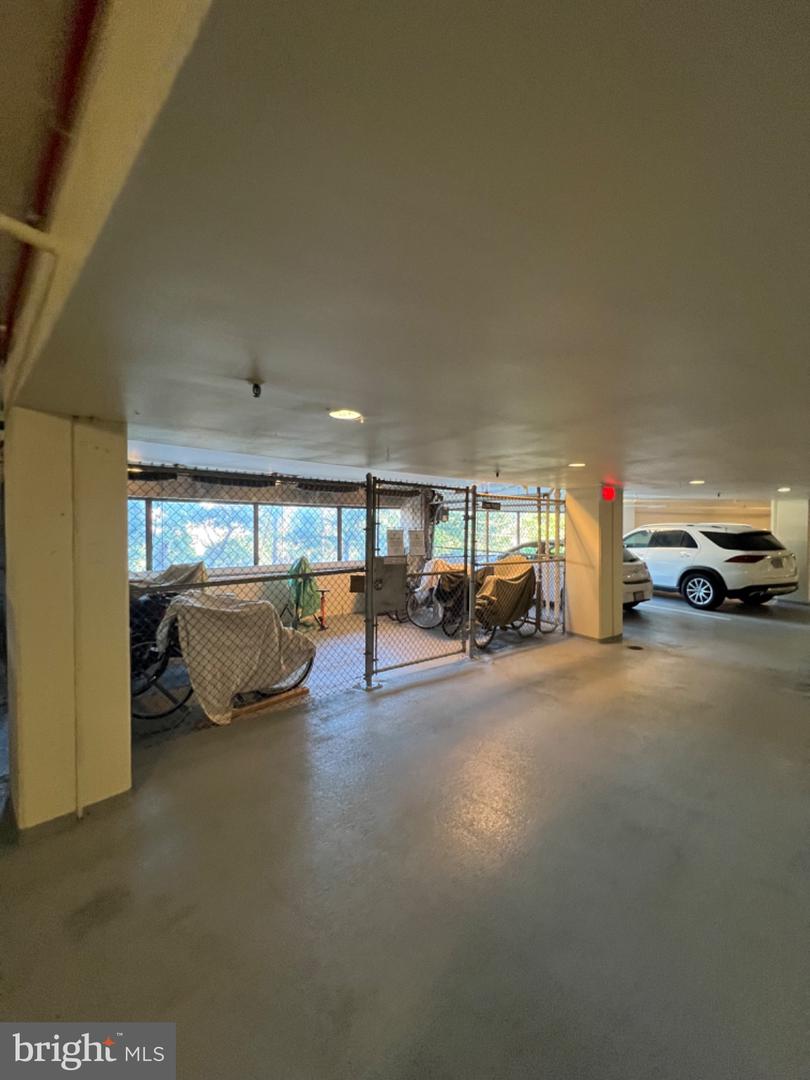 1101 S ARLINGTON RIDGE RD #704, ARLINGTON, Virginia 22202, 2 Bedrooms Bedrooms, 8 Rooms Rooms,2 BathroomsBathrooms,Residential,For sale,1101 S ARLINGTON RIDGE RD #704,VAAR2063638 MLS # VAAR2063638