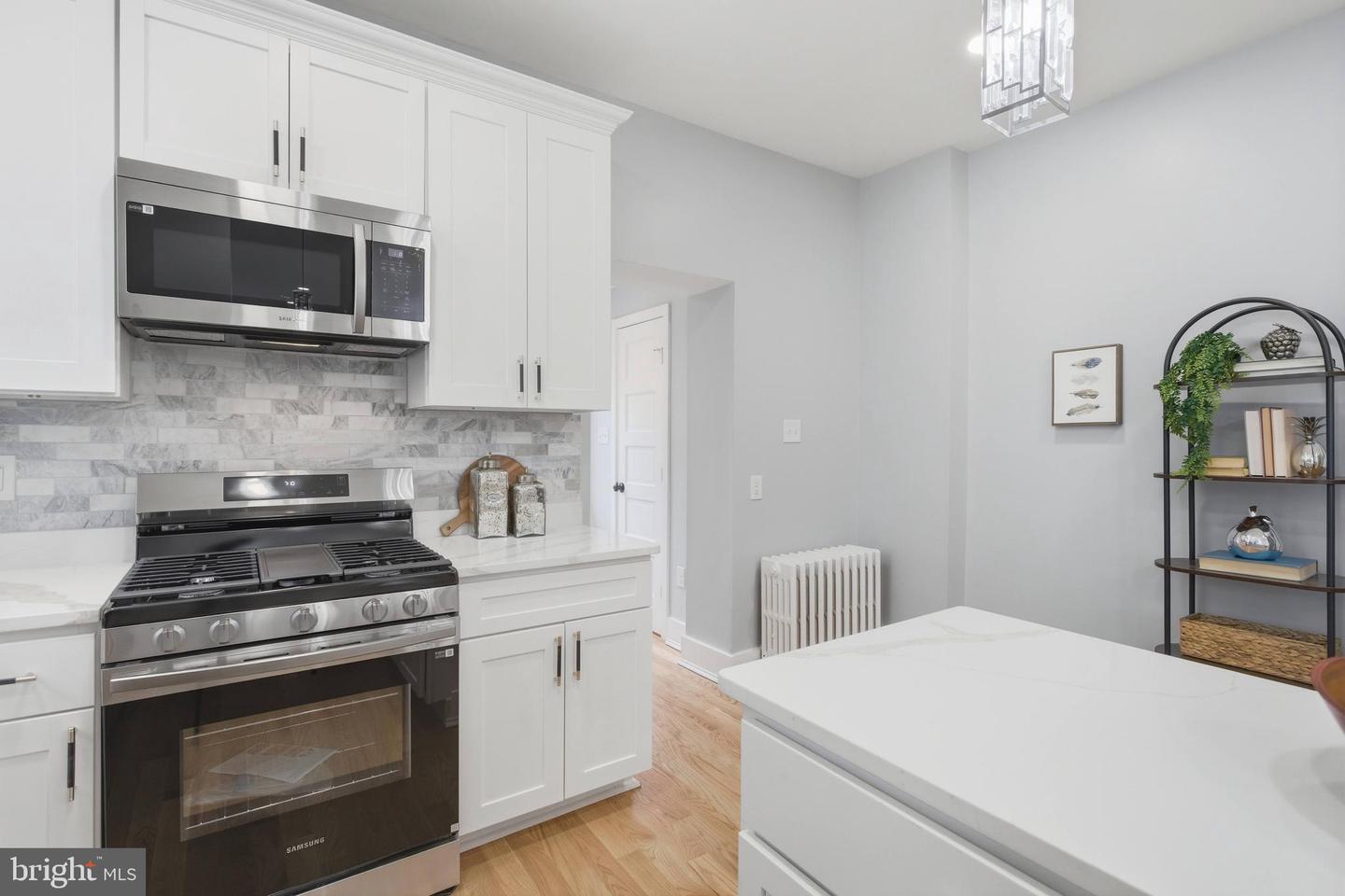 401 HUME AVE #A, ALEXANDRIA, Virginia 22301, 3 Bedrooms Bedrooms, ,1 BathroomBathrooms,Residential,For sale,401 HUME AVE #A,VAAX2049652 MLS # VAAX2049652