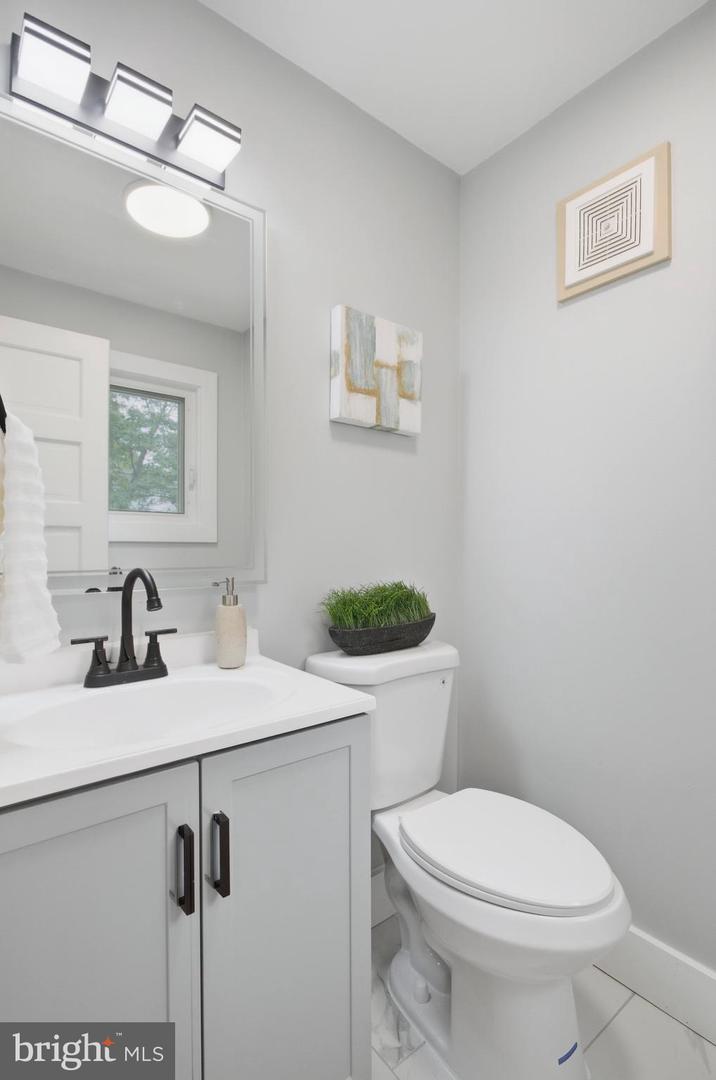401 HUME AVE #A, ALEXANDRIA, Virginia 22301, 3 Bedrooms Bedrooms, ,1 BathroomBathrooms,Residential,For sale,401 HUME AVE #A,VAAX2049652 MLS # VAAX2049652