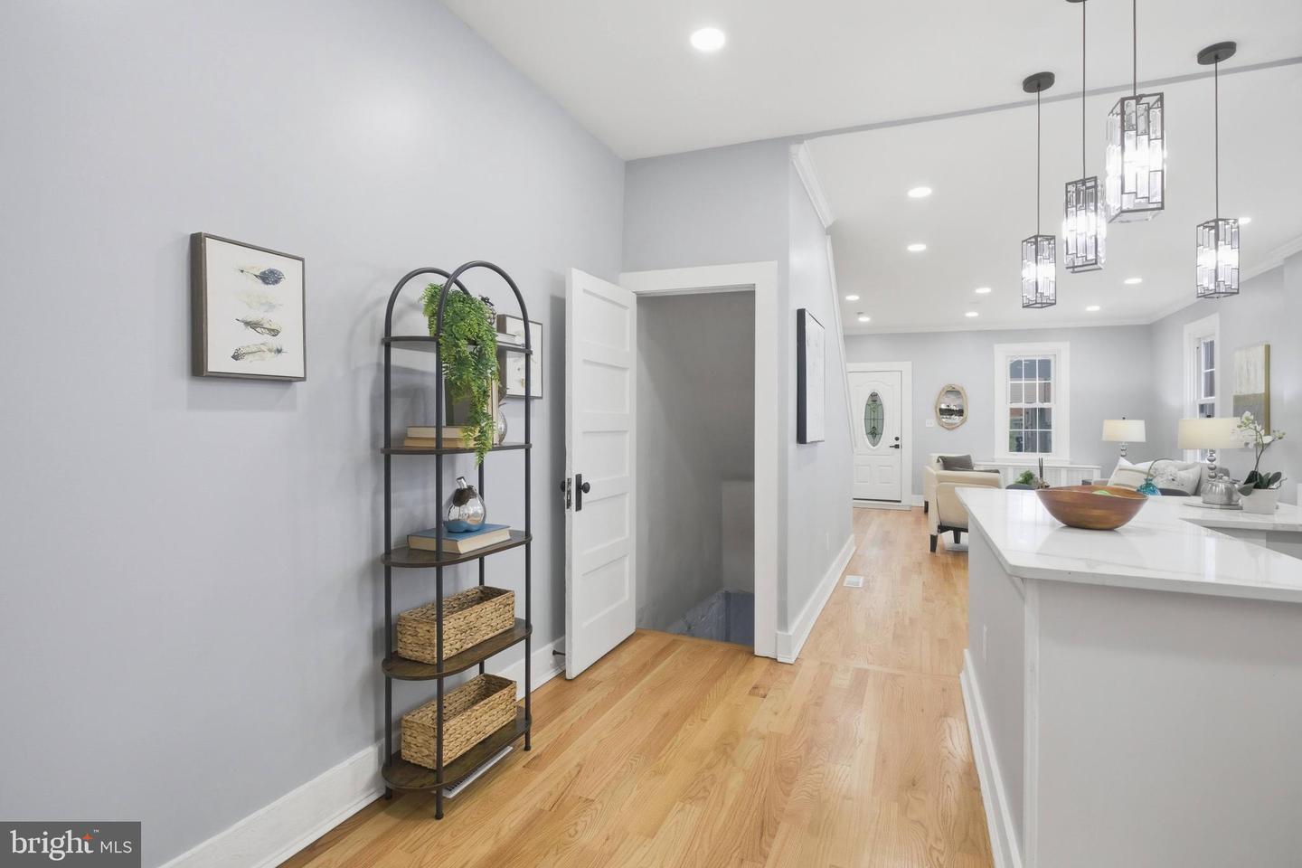 401 HUME AVE #A, ALEXANDRIA, Virginia 22301, 3 Bedrooms Bedrooms, ,1 BathroomBathrooms,Residential,For sale,401 HUME AVE #A,VAAX2049652 MLS # VAAX2049652