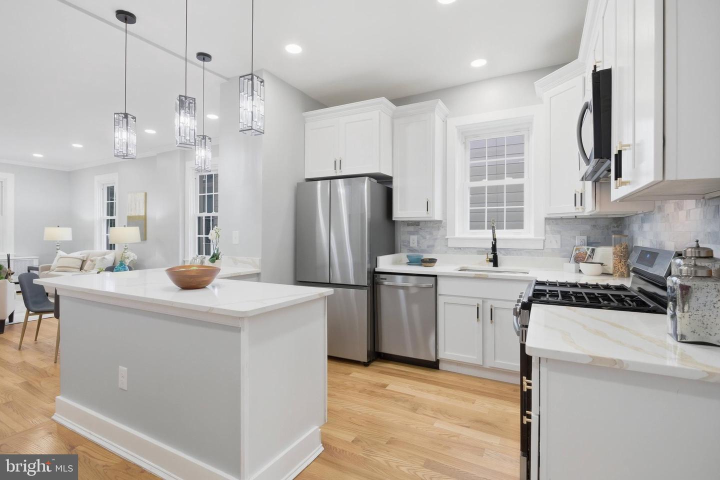 401 HUME AVE #A, ALEXANDRIA, Virginia 22301, 3 Bedrooms Bedrooms, ,1 BathroomBathrooms,Residential,For sale,401 HUME AVE #A,VAAX2049652 MLS # VAAX2049652