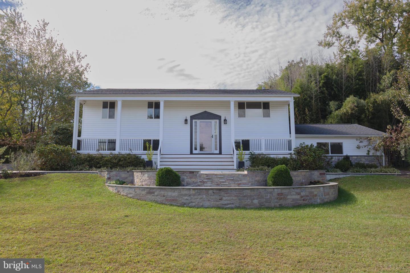 824 CONSTELLATION DR, GREAT FALLS, Virginia 22066, 5 Bedrooms Bedrooms, ,3 BathroomsBathrooms,Residential,For sale,824 CONSTELLATION DR,VAFX2267546 MLS # VAFX2267546