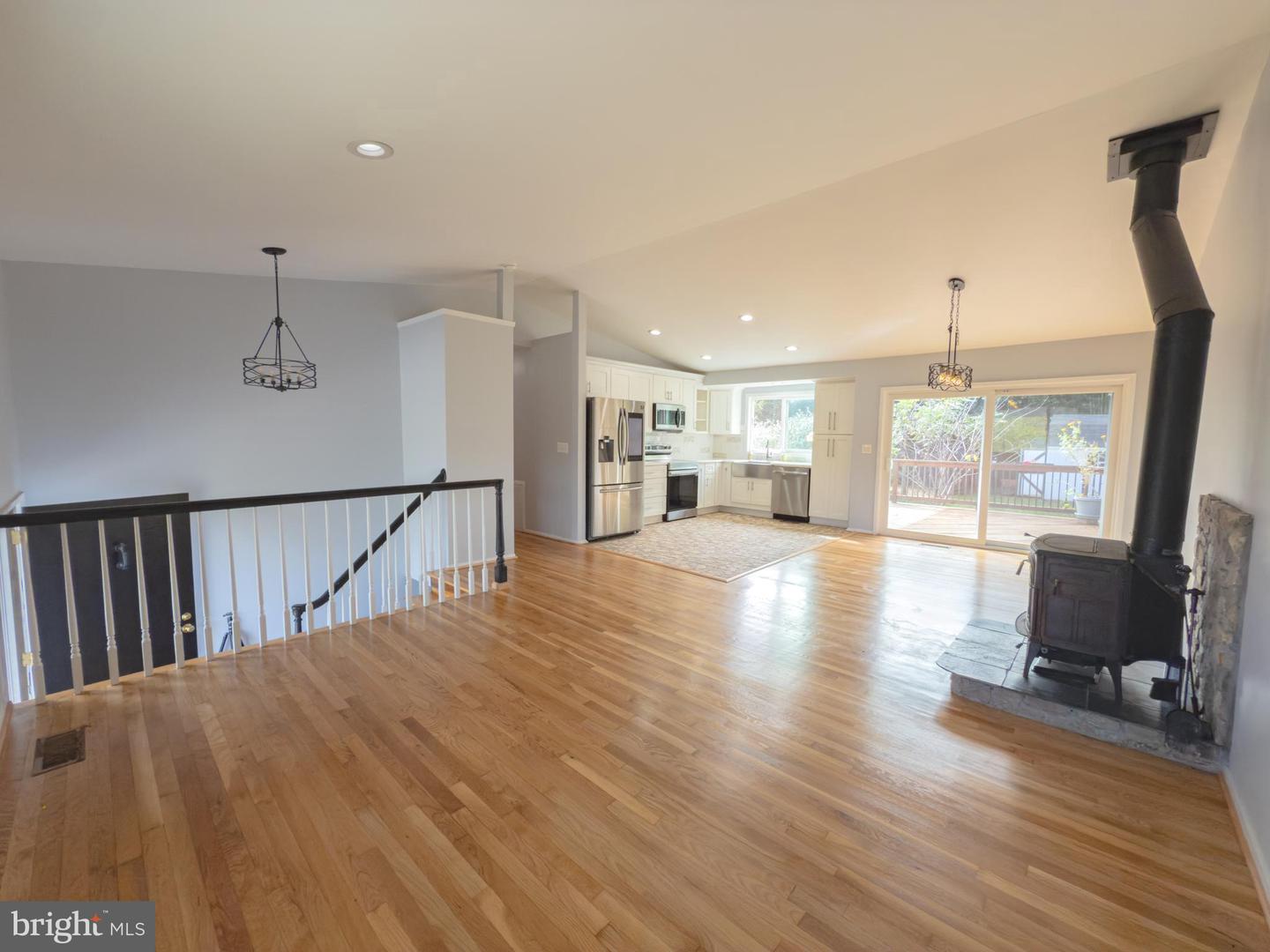 824 CONSTELLATION DR, GREAT FALLS, Virginia 22066, 5 Bedrooms Bedrooms, ,3 BathroomsBathrooms,Residential,For sale,824 CONSTELLATION DR,VAFX2267546 MLS # VAFX2267546