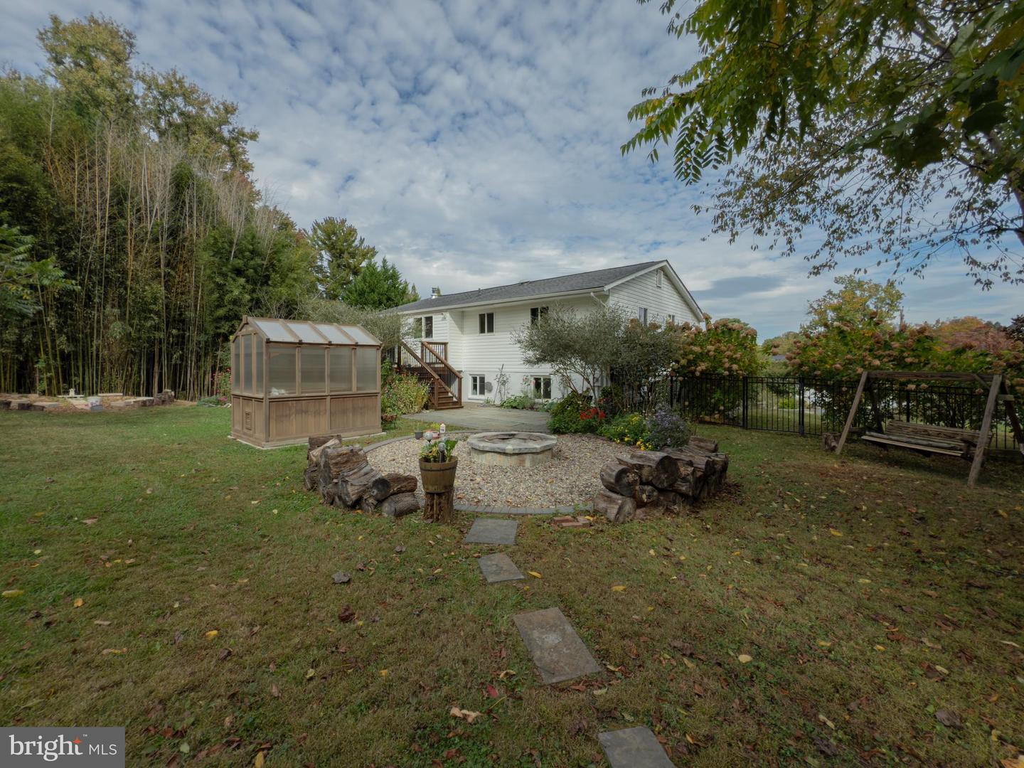 824 CONSTELLATION DR, GREAT FALLS, Virginia 22066, 5 Bedrooms Bedrooms, ,3 BathroomsBathrooms,Residential,For sale,824 CONSTELLATION DR,VAFX2267546 MLS # VAFX2267546