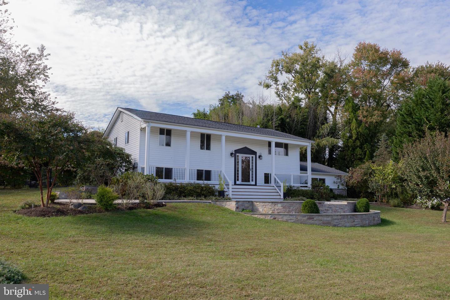 824 CONSTELLATION DR, GREAT FALLS, Virginia 22066, 5 Bedrooms Bedrooms, ,3 BathroomsBathrooms,Residential,For sale,824 CONSTELLATION DR,VAFX2267546 MLS # VAFX2267546