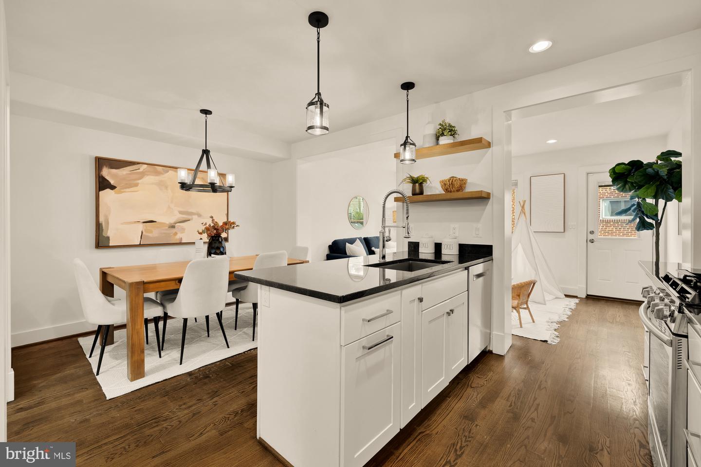 1739 D ST NE, WASHINGTON, District Of Columbia 20002, 4 Bedrooms Bedrooms, ,3 BathroomsBathrooms,Residential,For sale,1739 D ST NE,DCDC2223318 MLS # DCDC2223318