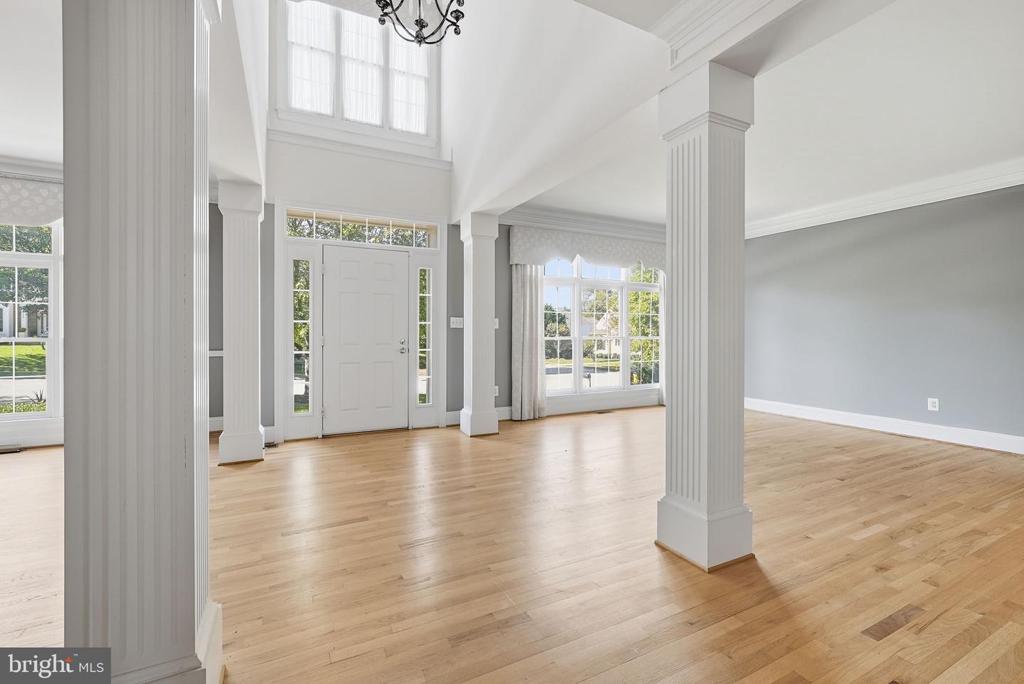 4445 TUSCANY CT, WOODBRIDGE, Virginia 22192, 4 Bedrooms Bedrooms, ,3 BathroomsBathrooms,Residential,For sale,4445 TUSCANY CT,VAPW2104616 MLS # VAPW2104616