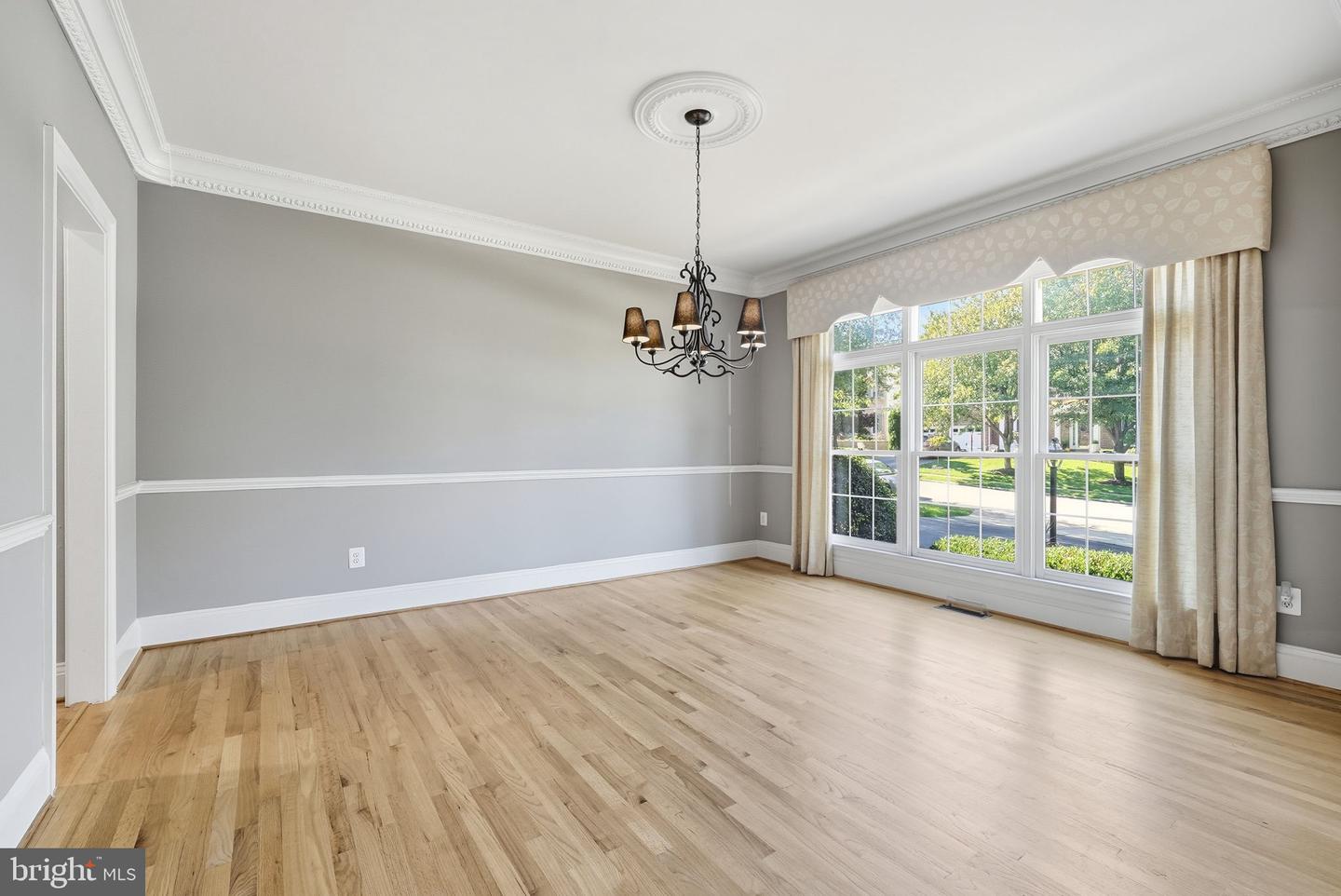 4445 TUSCANY CT, WOODBRIDGE, Virginia 22192, 4 Bedrooms Bedrooms, ,3 BathroomsBathrooms,Residential,For sale,4445 TUSCANY CT,VAPW2104616 MLS # VAPW2104616