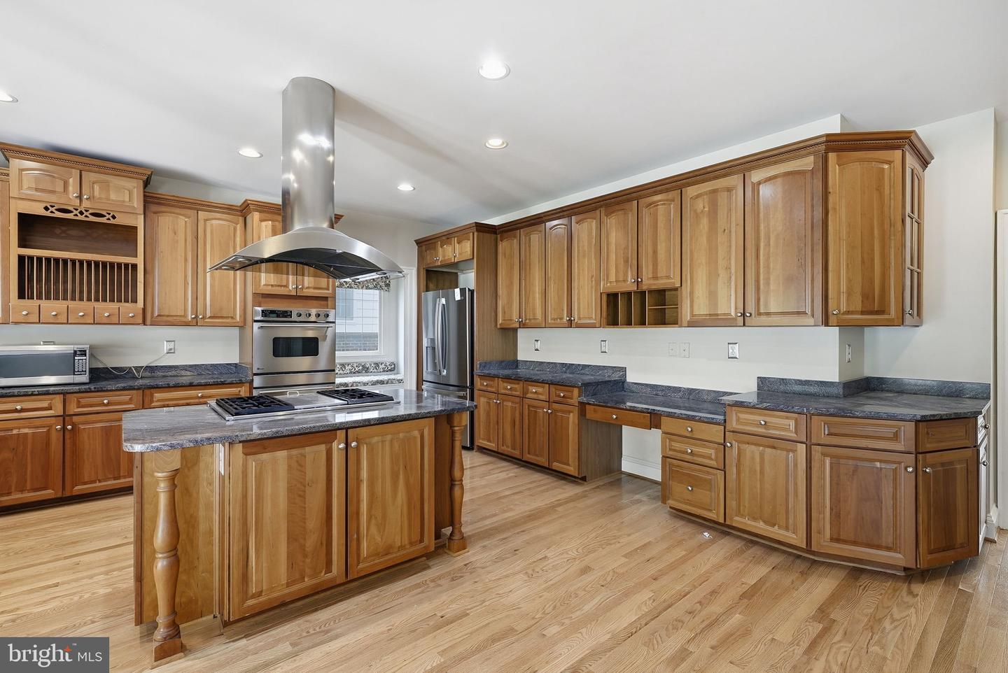 4445 TUSCANY CT, WOODBRIDGE, Virginia 22192, 4 Bedrooms Bedrooms, ,3 BathroomsBathrooms,Residential,For sale,4445 TUSCANY CT,VAPW2104616 MLS # VAPW2104616