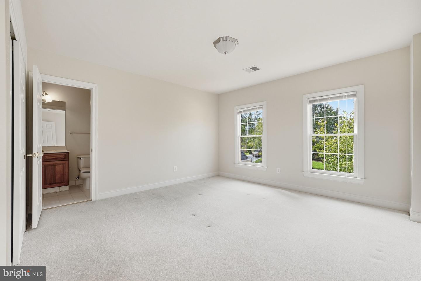 4445 TUSCANY CT, WOODBRIDGE, Virginia 22192, 4 Bedrooms Bedrooms, ,3 BathroomsBathrooms,Residential,For sale,4445 TUSCANY CT,VAPW2104616 MLS # VAPW2104616