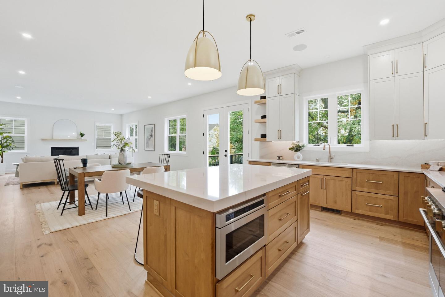1945 LEONARD RD, FALLS CHURCH, Virginia 22043, 6 Bedrooms Bedrooms, ,6 BathroomsBathrooms,Residential,For sale,1945 LEONARD RD,VAFX2269374 MLS # VAFX2269374