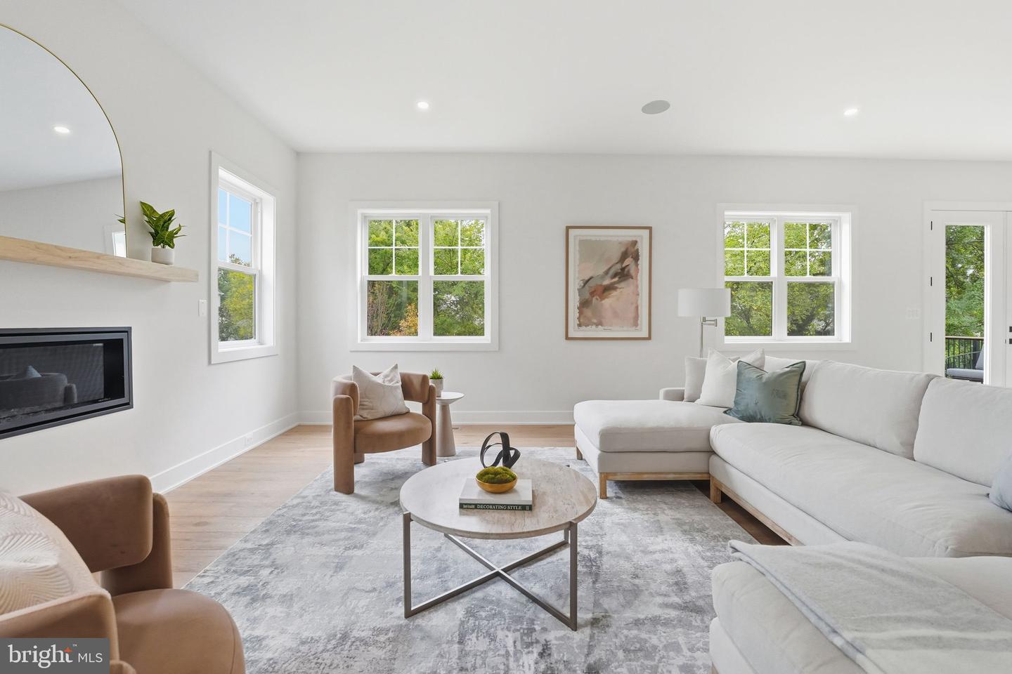 1945 LEONARD RD, FALLS CHURCH, Virginia 22043, 6 Bedrooms Bedrooms, ,6 BathroomsBathrooms,Residential,For sale,1945 LEONARD RD,VAFX2269374 MLS # VAFX2269374