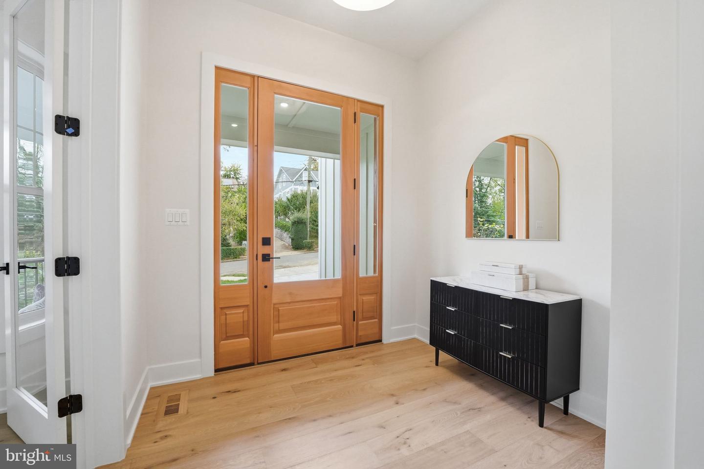 1945 LEONARD RD, FALLS CHURCH, Virginia 22043, 6 Bedrooms Bedrooms, ,6 BathroomsBathrooms,Residential,For sale,1945 LEONARD RD,VAFX2269374 MLS # VAFX2269374