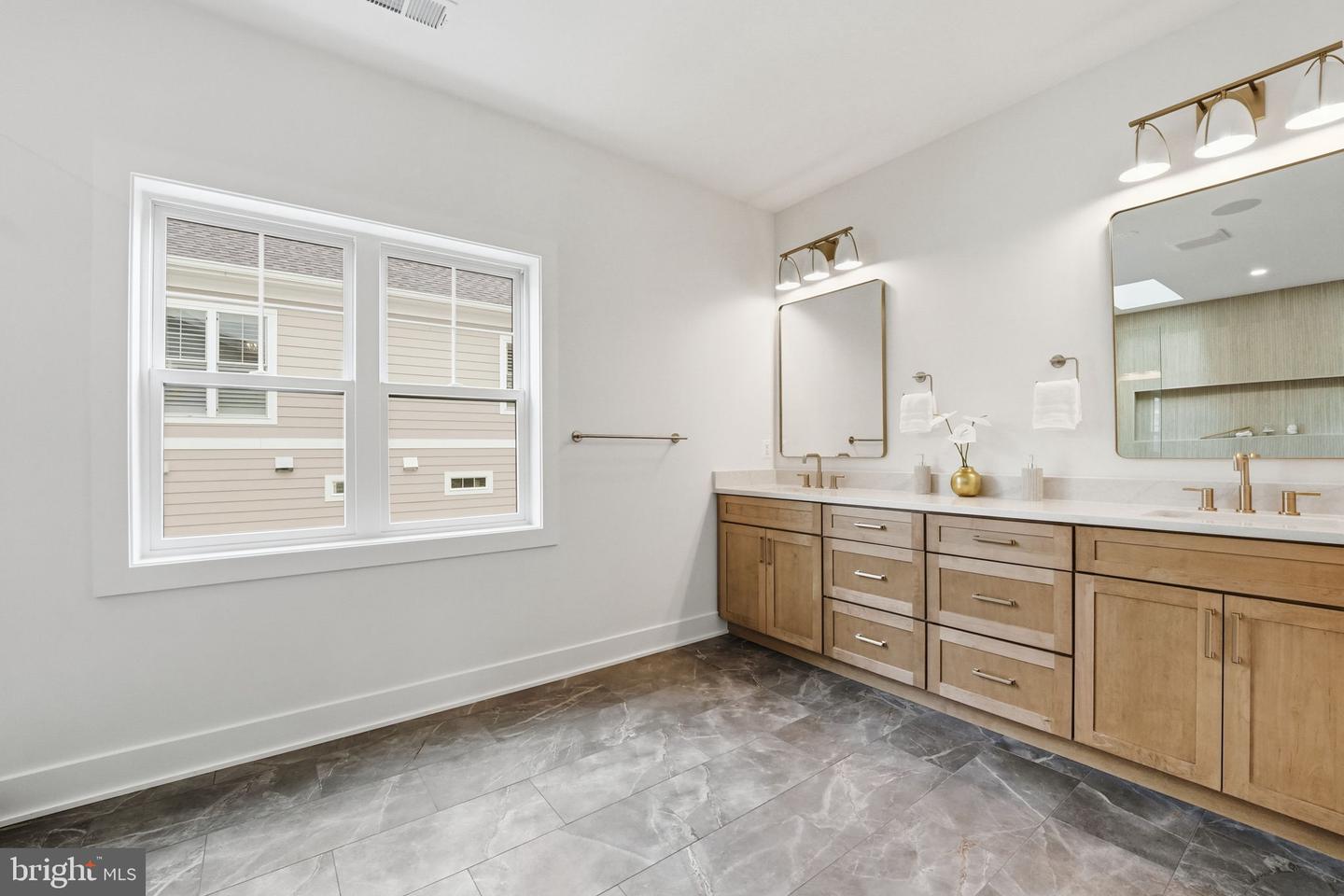 1945 LEONARD RD, FALLS CHURCH, Virginia 22043, 6 Bedrooms Bedrooms, ,6 BathroomsBathrooms,Residential,For sale,1945 LEONARD RD,VAFX2269374 MLS # VAFX2269374