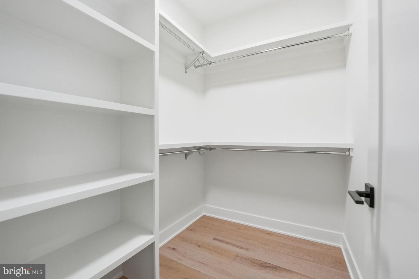 1945 LEONARD RD, FALLS CHURCH, Virginia 22043, 6 Bedrooms Bedrooms, ,6 BathroomsBathrooms,Residential,For sale,1945 LEONARD RD,VAFX2269374 MLS # VAFX2269374