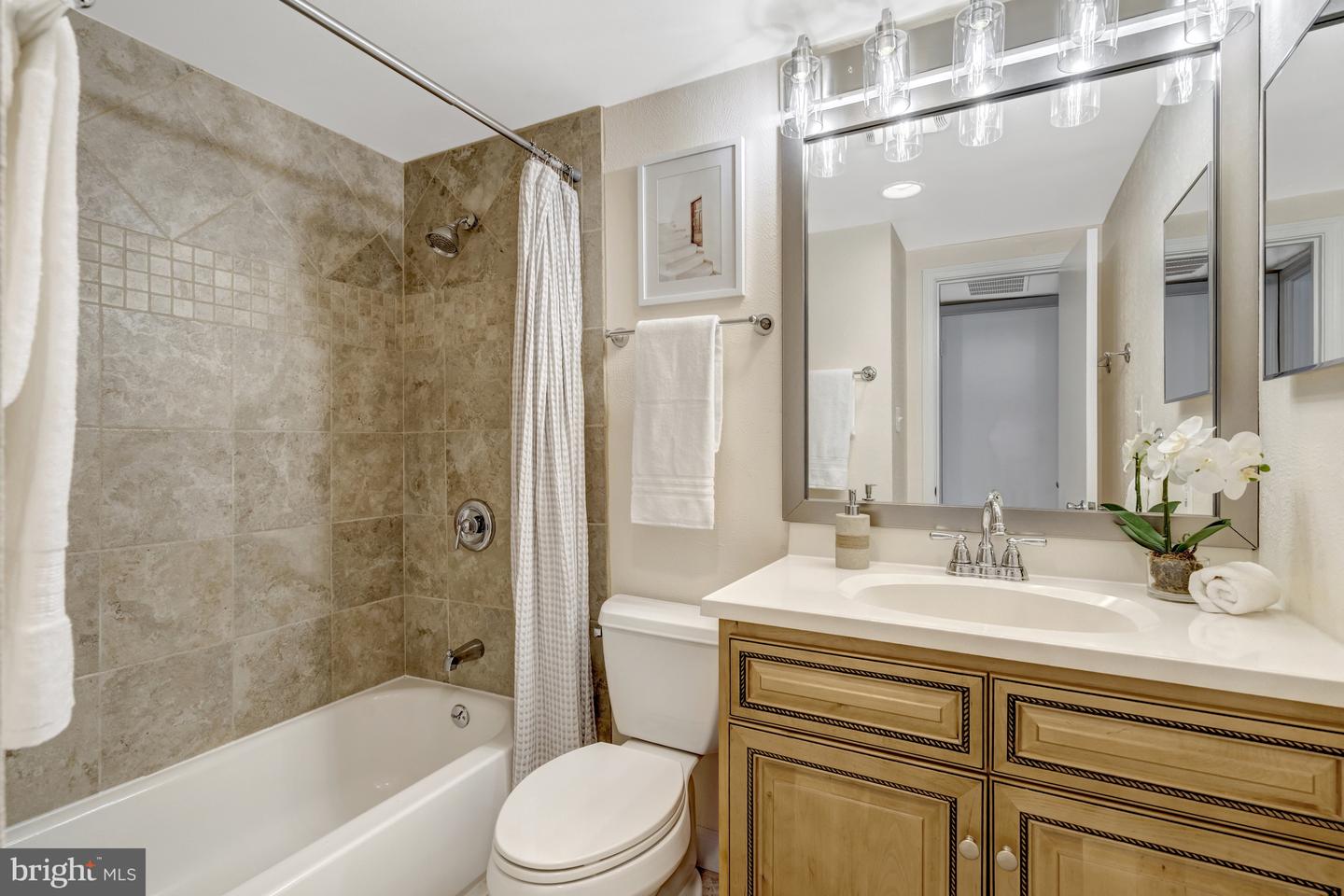 10208 BUSHMAN DR, OAKTON, Virginia 22124, 1 Bedroom Bedrooms, ,1 BathroomBathrooms,Residential,For sale,10208 BUSHMAN DR,VAFX2269862 MLS # VAFX2269862