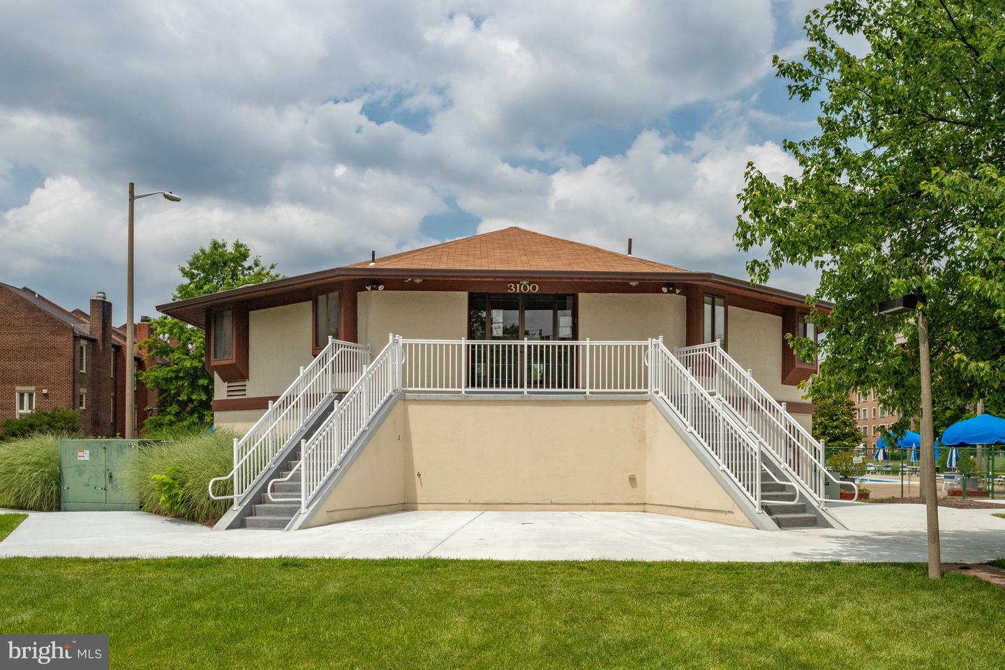 10208 BUSHMAN DR, OAKTON, Virginia 22124, 1 Bedroom Bedrooms, ,1 BathroomBathrooms,Residential,For sale,10208 BUSHMAN DR,VAFX2269862 MLS # VAFX2269862