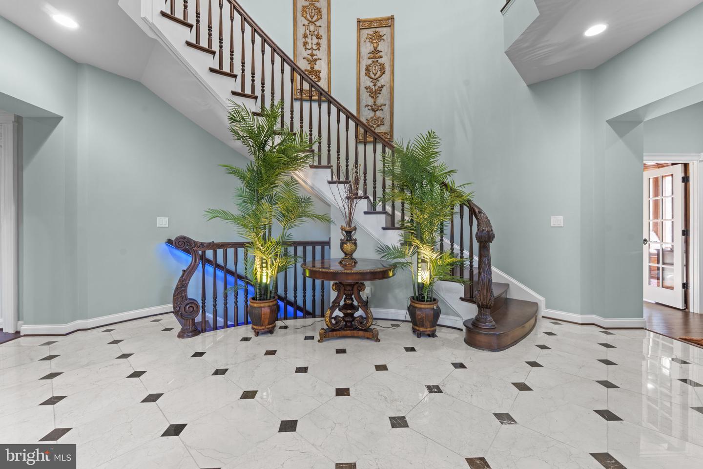11561 STUART MILL RD, OAKTON, Virginia 22124, 5 Bedrooms Bedrooms, ,5 BathroomsBathrooms,Residential,For sale,11561 STUART MILL RD,VAFX2272610 MLS # VAFX2272610