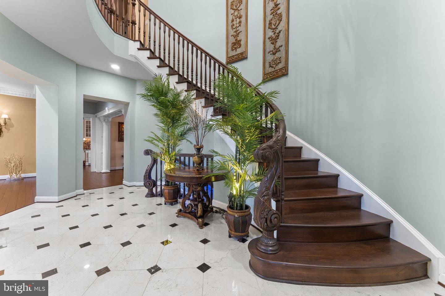 11561 STUART MILL RD, OAKTON, Virginia 22124, 5 Bedrooms Bedrooms, ,5 BathroomsBathrooms,Residential,For sale,11561 STUART MILL RD,VAFX2272610 MLS # VAFX2272610