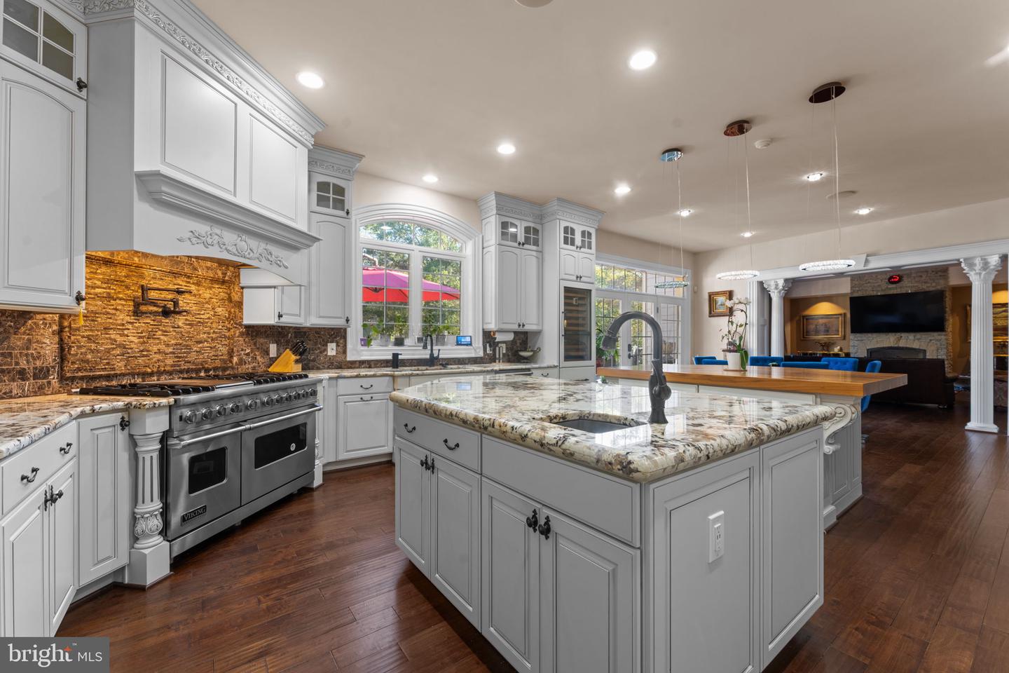 11561 STUART MILL RD, OAKTON, Virginia 22124, 5 Bedrooms Bedrooms, ,5 BathroomsBathrooms,Residential,For sale,11561 STUART MILL RD,VAFX2272610 MLS # VAFX2272610
