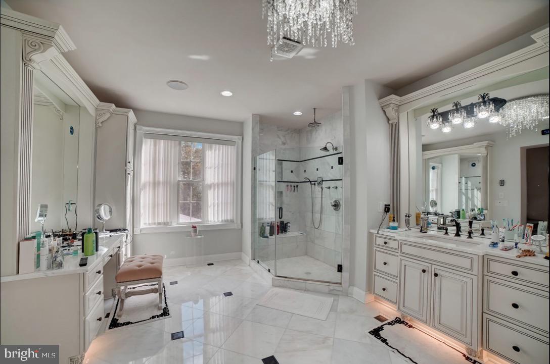 11561 STUART MILL RD, OAKTON, Virginia 22124, 5 Bedrooms Bedrooms, ,5 BathroomsBathrooms,Residential,For sale,11561 STUART MILL RD,VAFX2272610 MLS # VAFX2272610