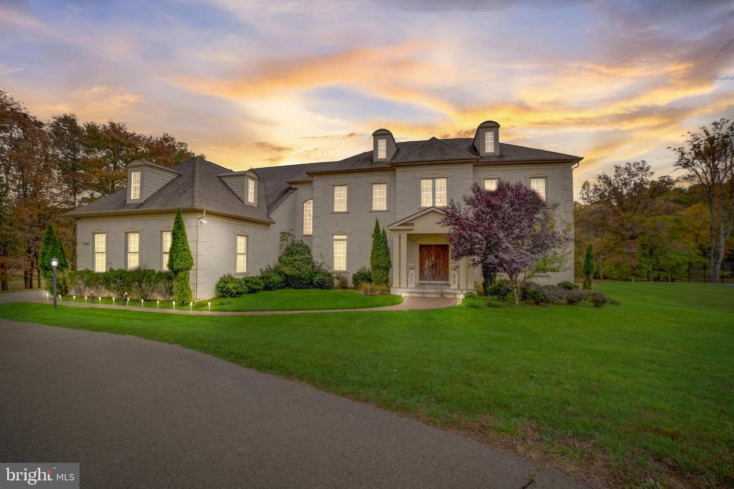 11561 STUART MILL RD, OAKTON, Virginia 22124, 5 Bedrooms Bedrooms, ,5 BathroomsBathrooms,Residential,For sale,11561 STUART MILL RD,VAFX2272610 MLS # VAFX2272610