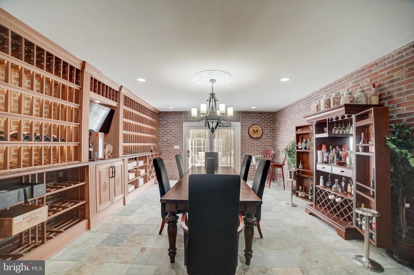 11561 STUART MILL RD, OAKTON, Virginia 22124, 5 Bedrooms Bedrooms, ,5 BathroomsBathrooms,Residential,For sale,11561 STUART MILL RD,VAFX2272610 MLS # VAFX2272610