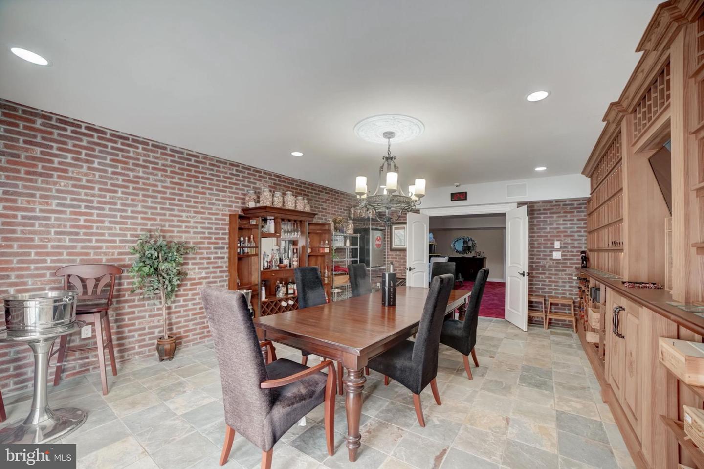 11561 STUART MILL RD, OAKTON, Virginia 22124, 5 Bedrooms Bedrooms, ,5 BathroomsBathrooms,Residential,For sale,11561 STUART MILL RD,VAFX2272610 MLS # VAFX2272610