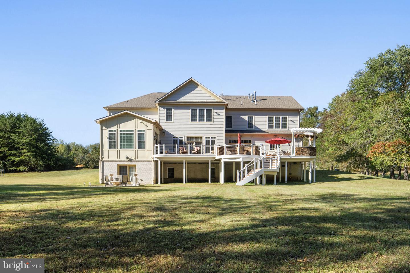 11561 STUART MILL RD, OAKTON, Virginia 22124, 5 Bedrooms Bedrooms, ,5 BathroomsBathrooms,Residential,For sale,11561 STUART MILL RD,VAFX2272610 MLS # VAFX2272610