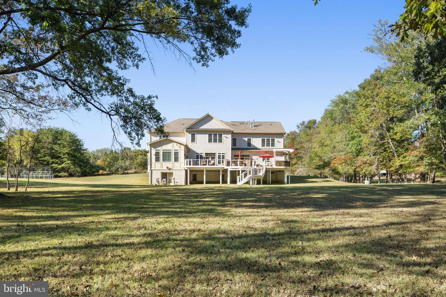 11561 STUART MILL RD, OAKTON, Virginia 22124, 5 Bedrooms Bedrooms, ,5 BathroomsBathrooms,Residential,For sale,11561 STUART MILL RD,VAFX2272610 MLS # VAFX2272610