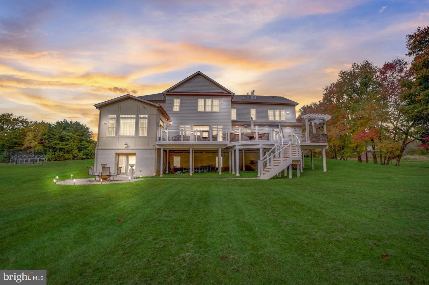 11561 STUART MILL RD, OAKTON, Virginia 22124, 5 Bedrooms Bedrooms, ,5 BathroomsBathrooms,Residential,For sale,11561 STUART MILL RD,VAFX2272610 MLS # VAFX2272610