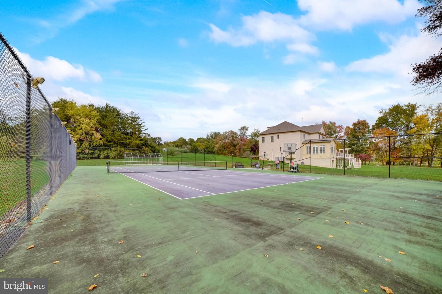 11561 STUART MILL RD, OAKTON, Virginia 22124, 5 Bedrooms Bedrooms, ,5 BathroomsBathrooms,Residential,For sale,11561 STUART MILL RD,VAFX2272610 MLS # VAFX2272610