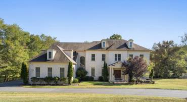 11561 STUART MILL RD, OAKTON, Virginia 22124, 5 Bedrooms Bedrooms, ,5 BathroomsBathrooms,Residential,For sale,11561 STUART MILL RD,VAFX2272610 MLS # VAFX2272610
