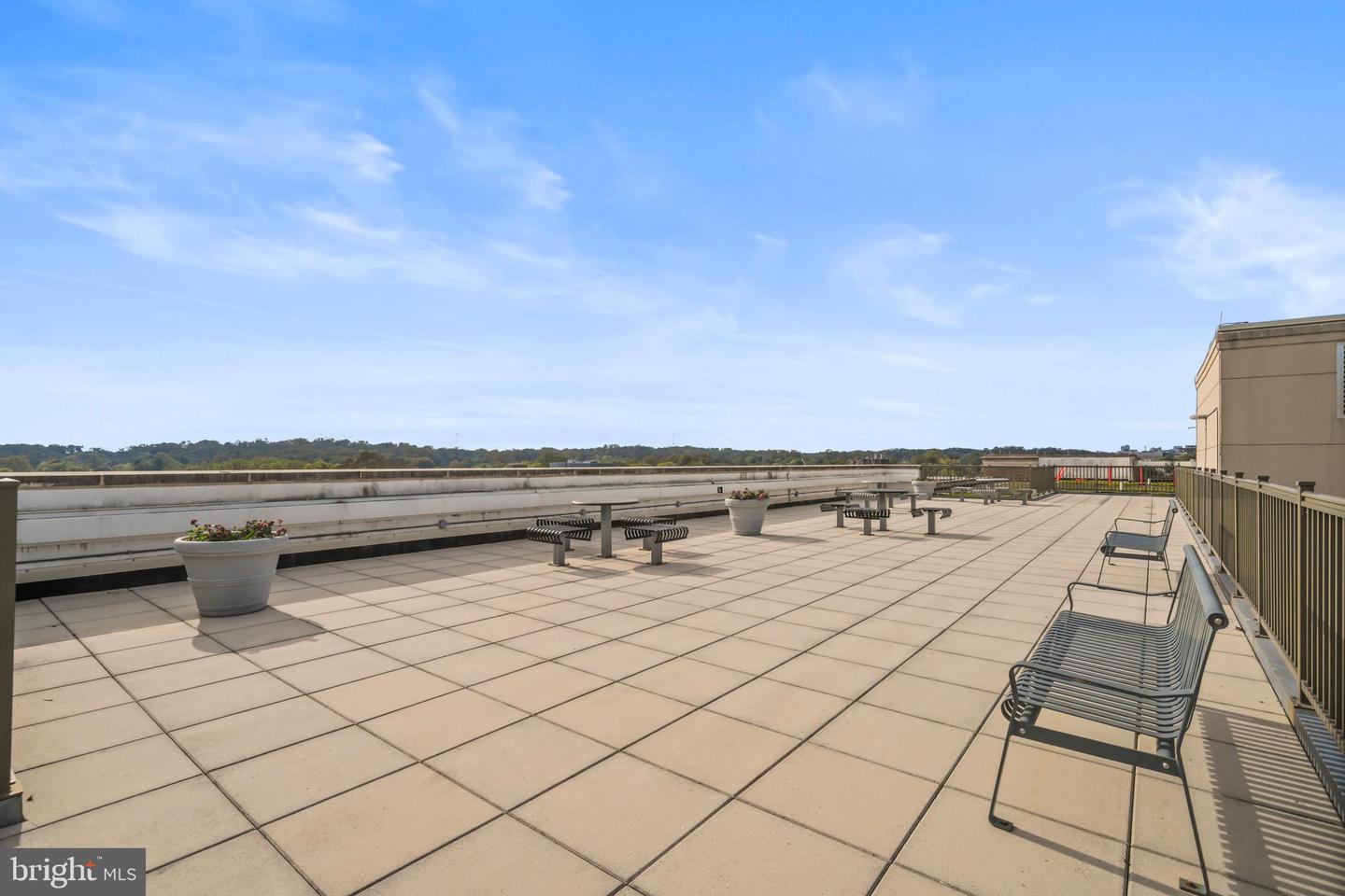 444 W BROAD ST #617, FALLS CHURCH, Virginia 22046, 1 Bedroom Bedrooms, ,1 BathroomBathrooms,Residential,For sale,444 W BROAD ST #617,VAFA2003340 MLS # VAFA2003340