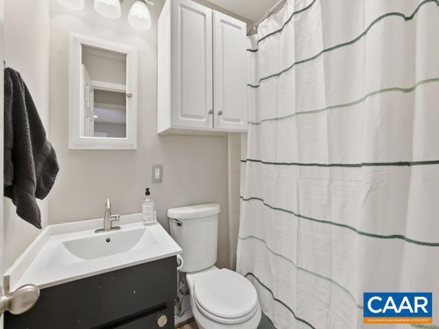 611 SHAMROCK RD, CHARLOTTESVILLE, Virginia 22903, 5 Bedrooms Bedrooms, ,2 BathroomsBathrooms,Residential,For sale,611 SHAMROCK RD,669824 MLS # 669824