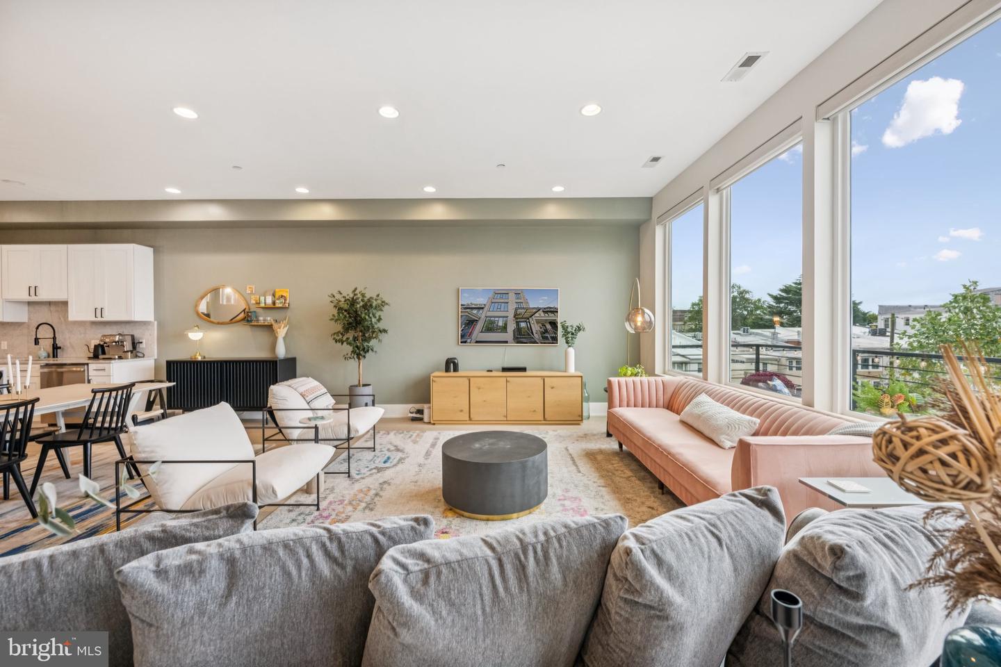 1316 SHEPHERD ST NW #4, WASHINGTON, District Of Columbia 20011, 3 Bedrooms Bedrooms, ,2 BathroomsBathrooms,Residential,For sale,1316 SHEPHERD ST NW #4,DCDC2226358 MLS # DCDC2226358