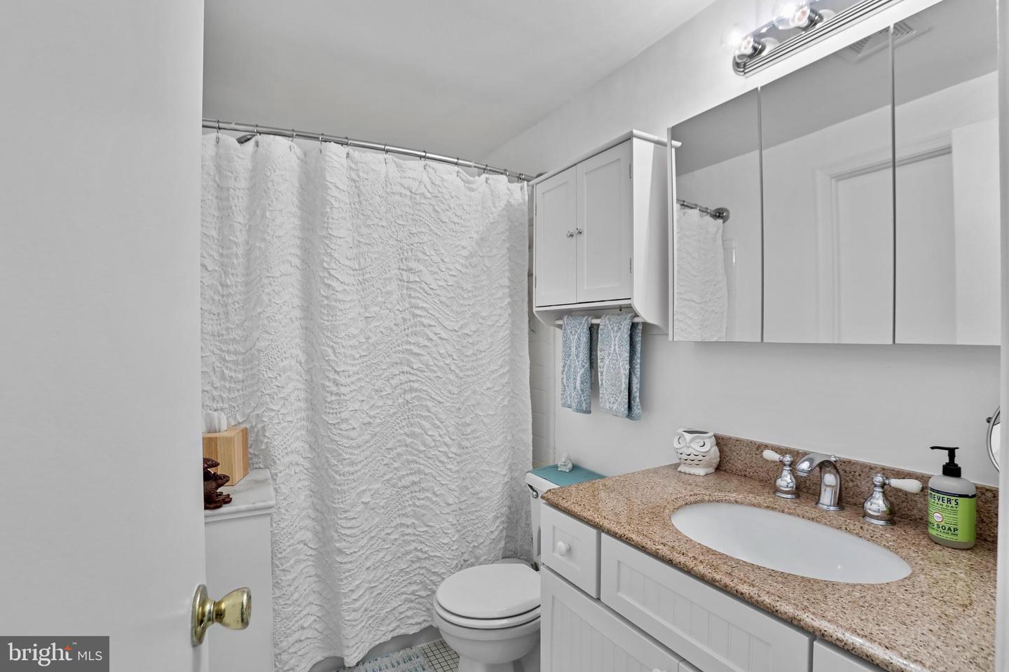 15303 WHISPERING GLEN CT, CENTREVILLE, Virginia 20120, 3 Bedrooms Bedrooms, ,1 BathroomBathrooms,Residential,For sale,15303 WHISPERING GLEN CT,VAFX2273990 MLS # VAFX2273990