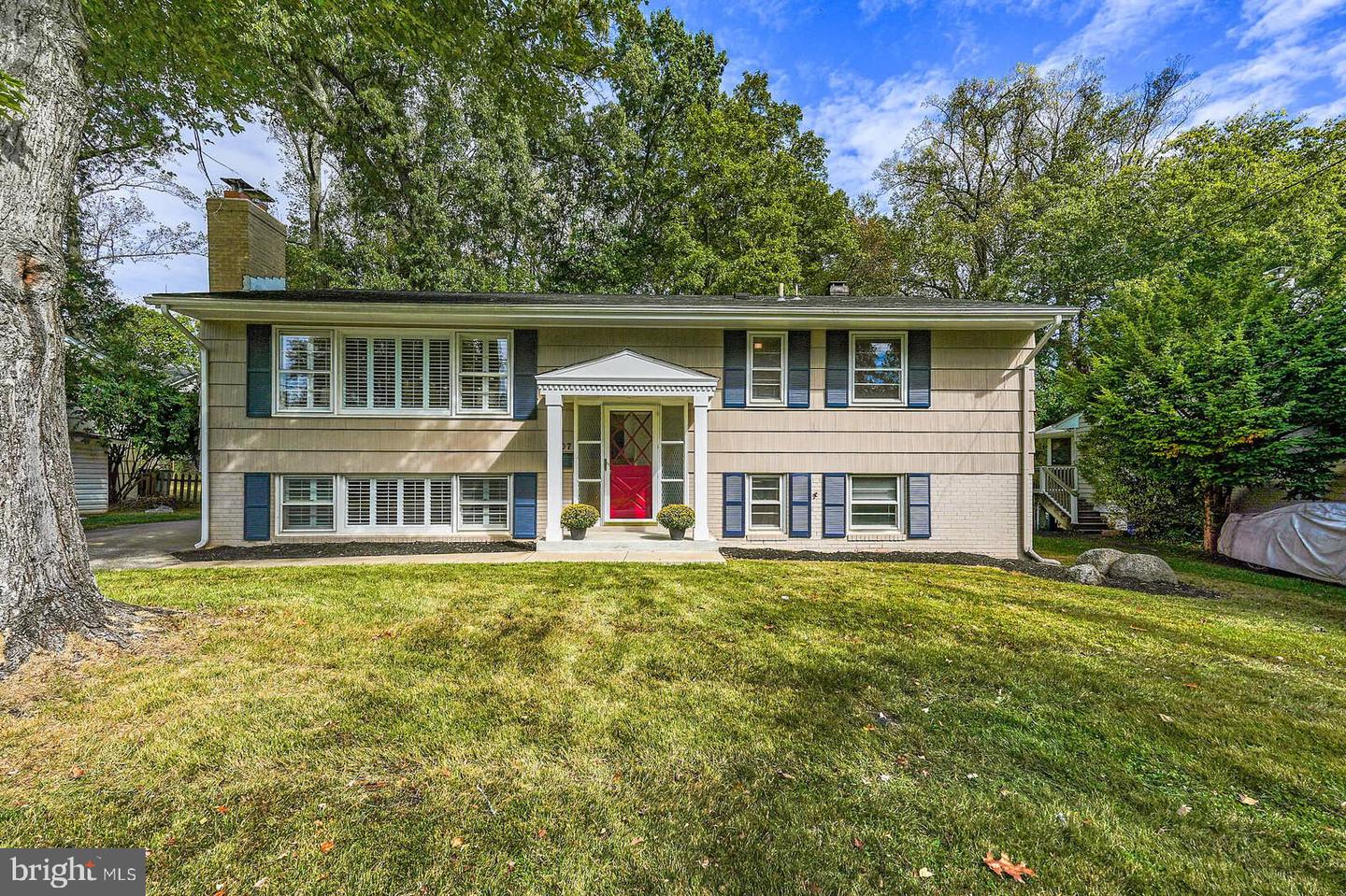 1107 DESALE ST SW, VIENNA, Virginia 22180, 4 Bedrooms Bedrooms, ,3 BathroomsBathrooms,Residential,For sale,1107 DESALE ST SW,VAFX2274064 MLS # VAFX2274064