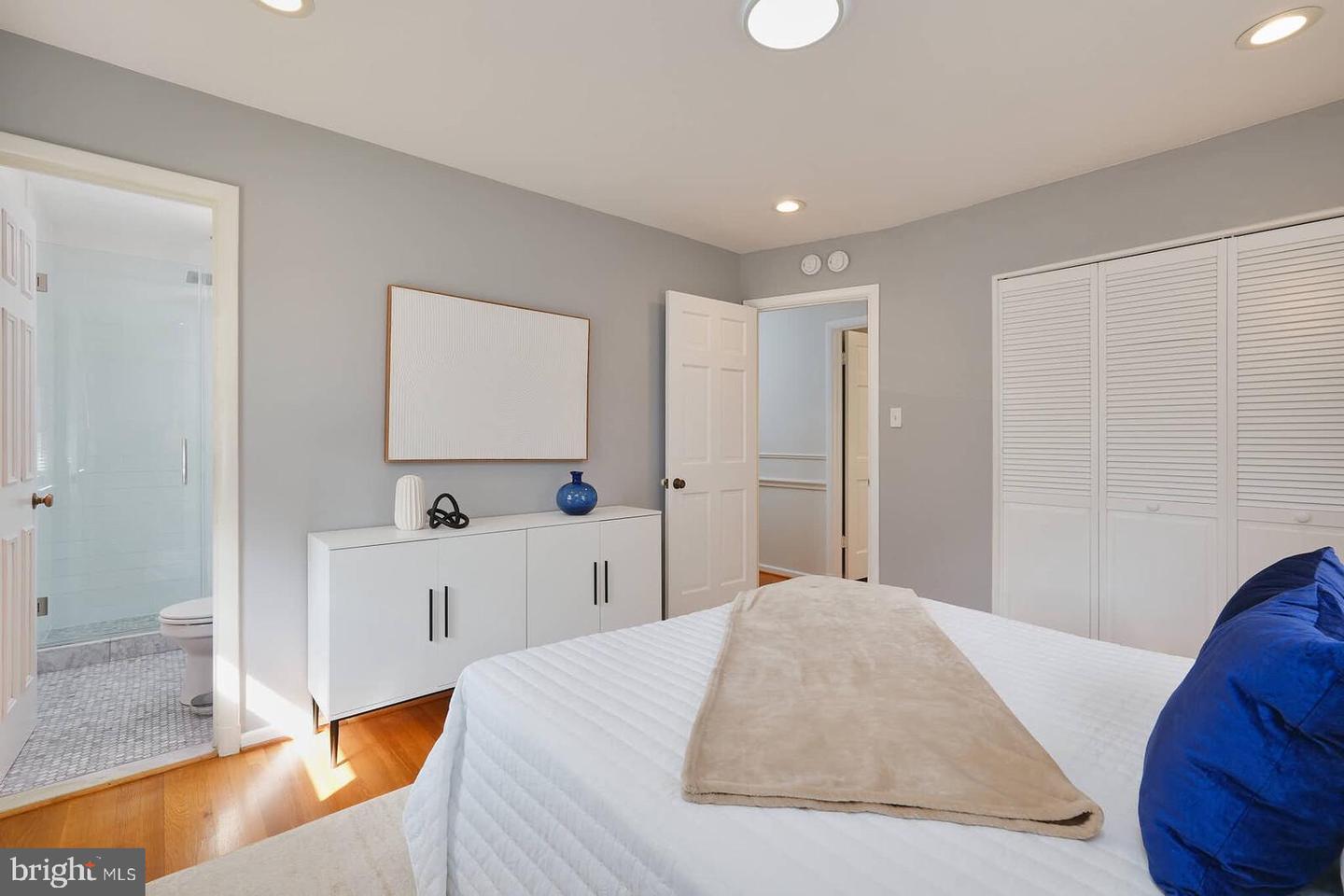 1107 DESALE ST SW, VIENNA, Virginia 22180, 4 Bedrooms Bedrooms, ,3 BathroomsBathrooms,Residential,For sale,1107 DESALE ST SW,VAFX2274064 MLS # VAFX2274064