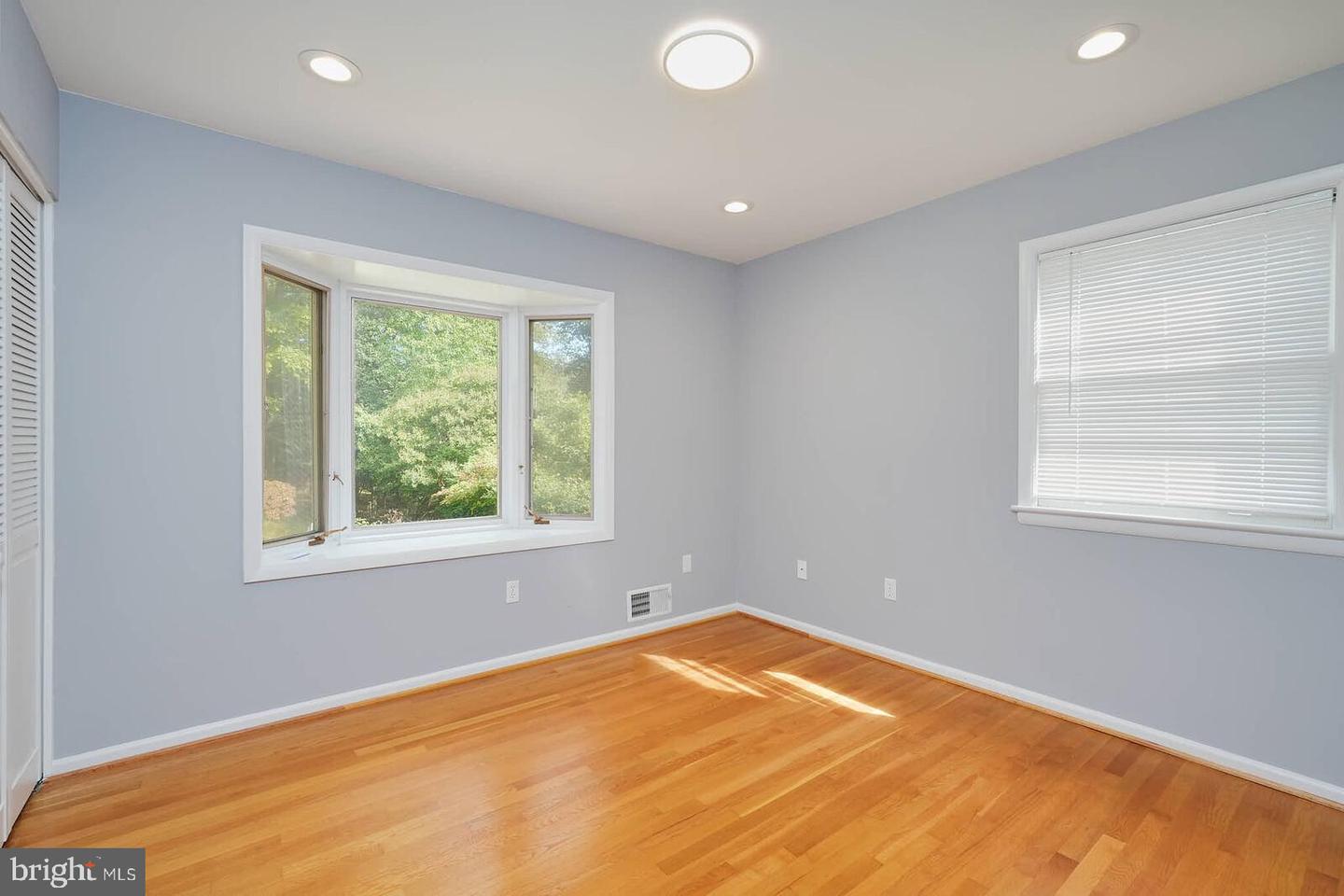 1107 DESALE ST SW, VIENNA, Virginia 22180, 4 Bedrooms Bedrooms, ,3 BathroomsBathrooms,Residential,For sale,1107 DESALE ST SW,VAFX2274064 MLS # VAFX2274064