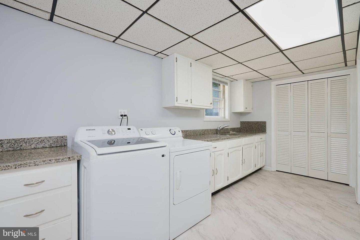 1107 DESALE ST SW, VIENNA, Virginia 22180, 4 Bedrooms Bedrooms, ,3 BathroomsBathrooms,Residential,For sale,1107 DESALE ST SW,VAFX2274064 MLS # VAFX2274064