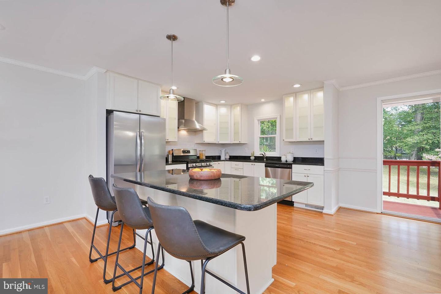 1107 DESALE ST SW, VIENNA, Virginia 22180, 4 Bedrooms Bedrooms, ,3 BathroomsBathrooms,Residential,For sale,1107 DESALE ST SW,VAFX2274064 MLS # VAFX2274064