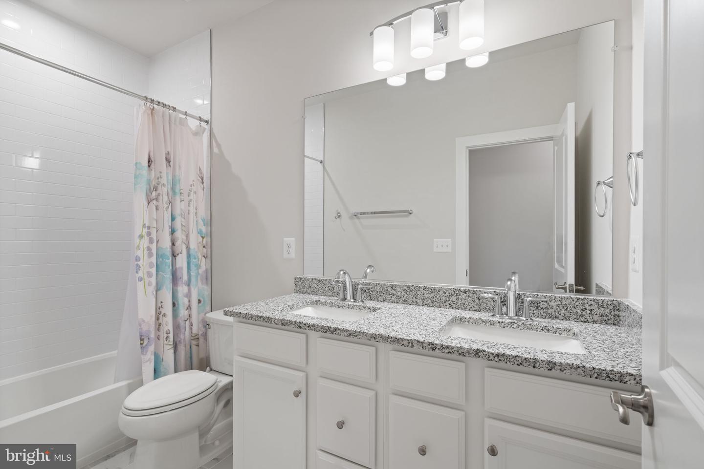18082 MARSH PINE RD, DUMFRIES, Virginia 22026, 5 Bedrooms Bedrooms, ,4 BathroomsBathrooms,Residential,For sale,18082 MARSH PINE RD,VAPW2105780 MLS # VAPW2105780