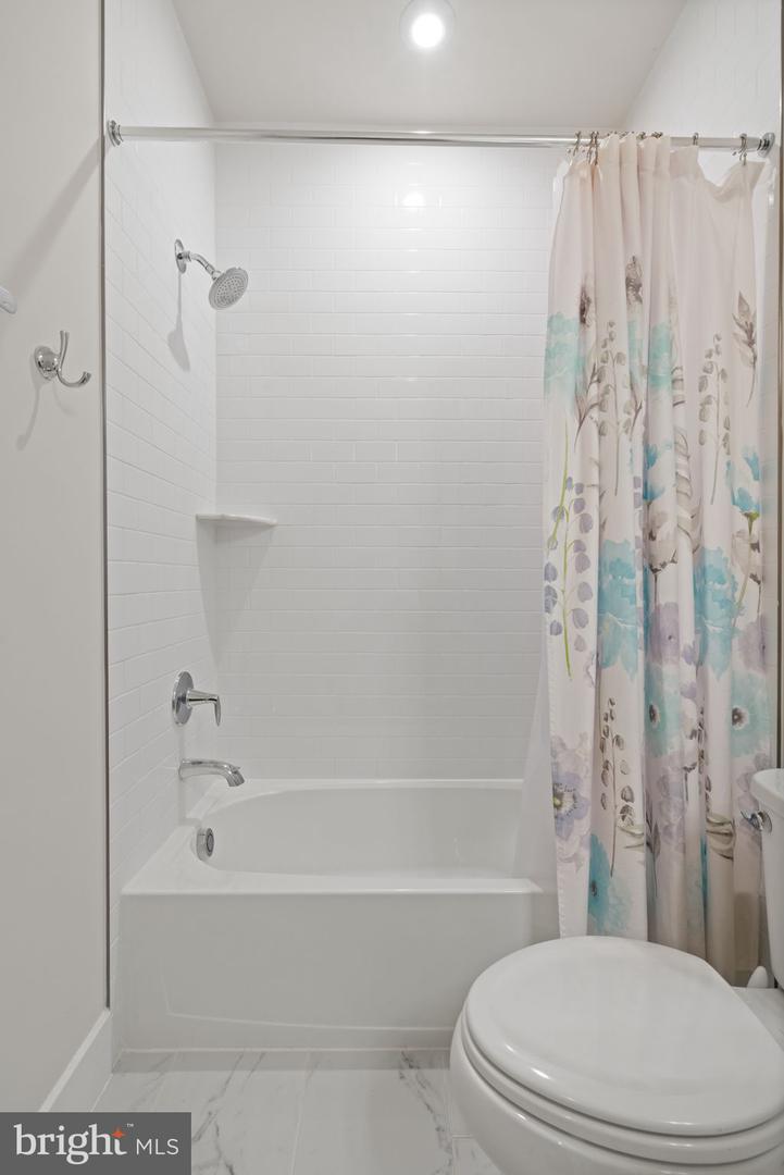 18082 MARSH PINE RD, DUMFRIES, Virginia 22026, 5 Bedrooms Bedrooms, ,4 BathroomsBathrooms,Residential,For sale,18082 MARSH PINE RD,VAPW2105780 MLS # VAPW2105780