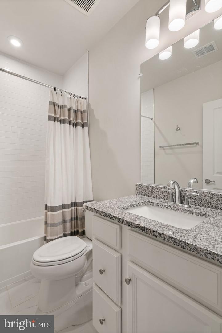 18082 MARSH PINE RD, DUMFRIES, Virginia 22026, 5 Bedrooms Bedrooms, ,4 BathroomsBathrooms,Residential,For sale,18082 MARSH PINE RD,VAPW2105780 MLS # VAPW2105780