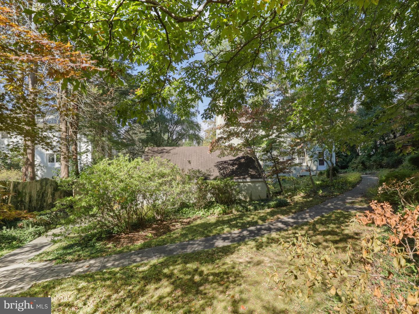 4518 40TH ST N, ARLINGTON, Virginia 22207, 4 Bedrooms Bedrooms, 11 Rooms Rooms,3 BathroomsBathrooms,Residential,For sale,4518 40TH ST N,VAAR2064790 MLS # VAAR2064790