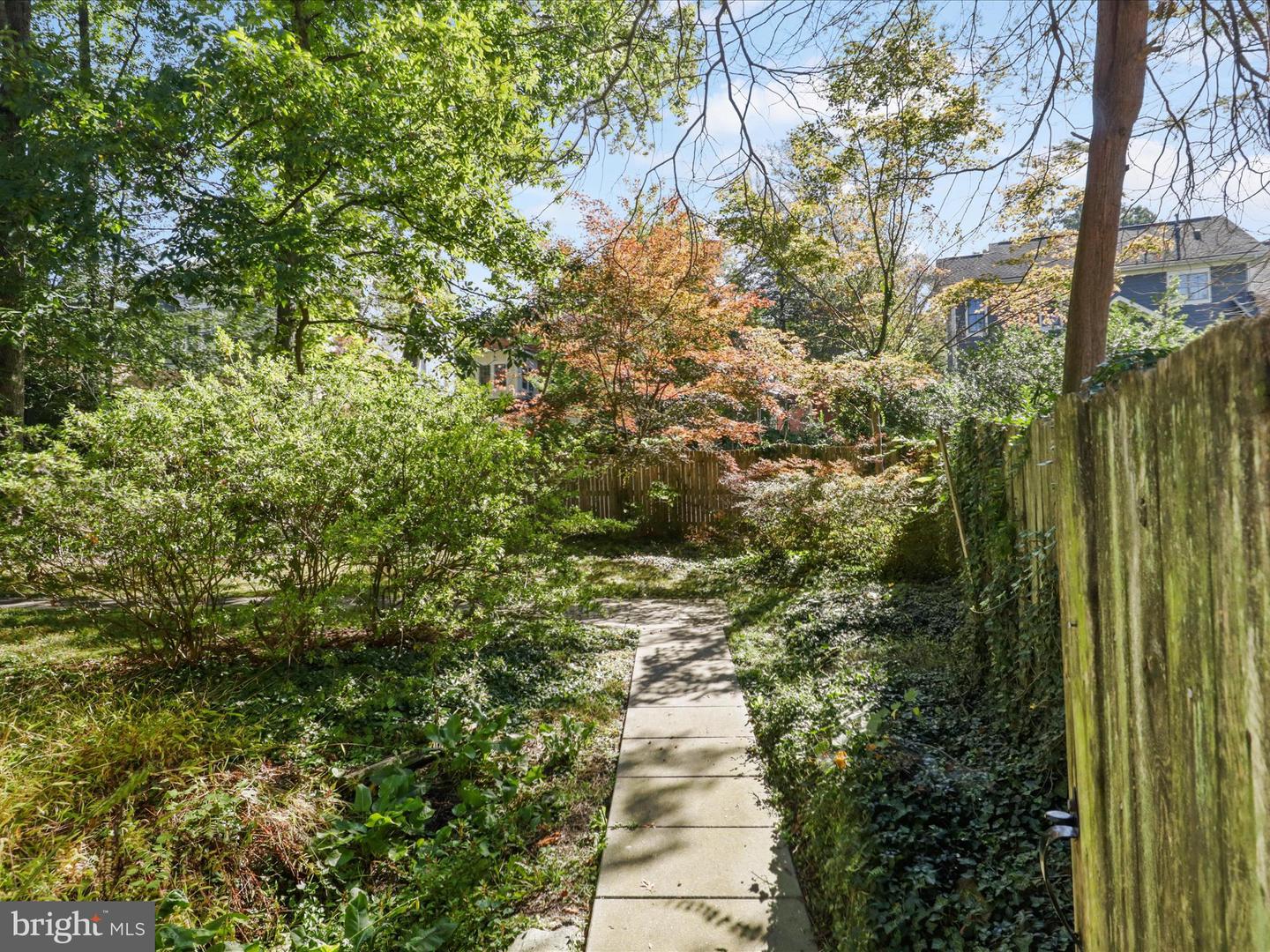4518 40TH ST N, ARLINGTON, Virginia 22207, 4 Bedrooms Bedrooms, 11 Rooms Rooms,3 BathroomsBathrooms,Residential,For sale,4518 40TH ST N,VAAR2064790 MLS # VAAR2064790