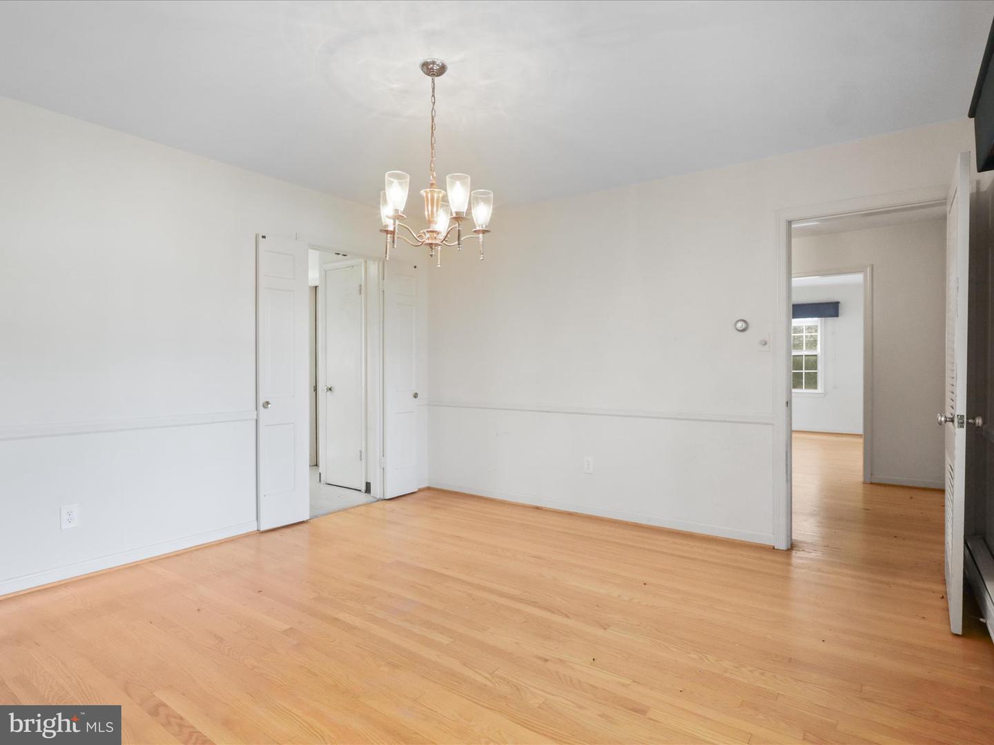 4518 40TH ST N, ARLINGTON, Virginia 22207, 4 Bedrooms Bedrooms, 11 Rooms Rooms,3 BathroomsBathrooms,Residential,For sale,4518 40TH ST N,VAAR2064790 MLS # VAAR2064790
