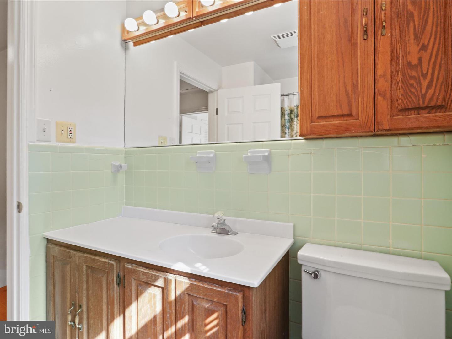 4518 40TH ST N, ARLINGTON, Virginia 22207, 4 Bedrooms Bedrooms, 11 Rooms Rooms,3 BathroomsBathrooms,Residential,For sale,4518 40TH ST N,VAAR2064790 MLS # VAAR2064790